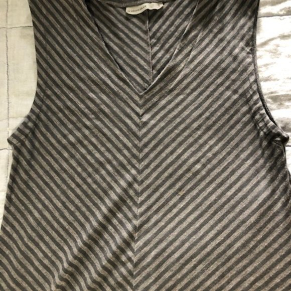 Icebreaker grey striped dress Small. - Picture 2 of 3